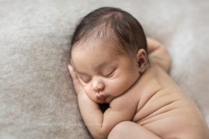 Newborn fotografie Rossum - Love & Little geboortefotografie - geboortefotograaf