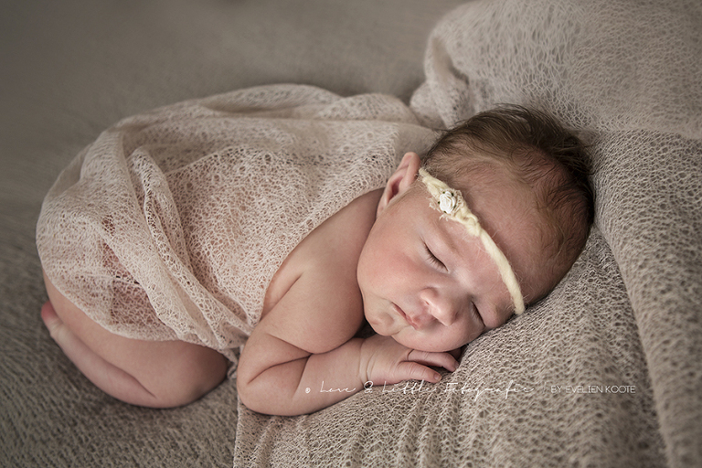 Newborn fotografie Leiden - Love & Little fotografie
